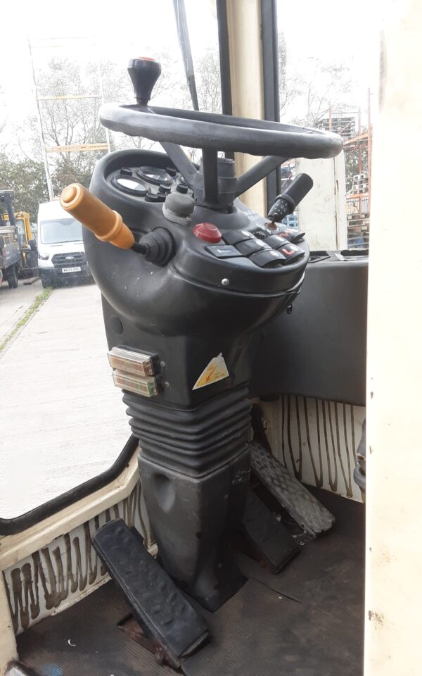 Fantuzzi SF40U Sideloader - Fleet #F567