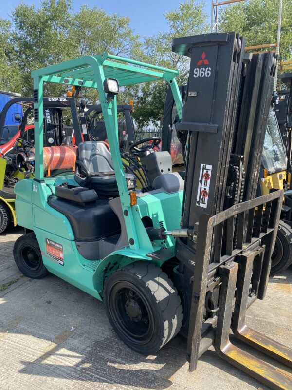 Mitsubishi 5G30N - Fleet #966